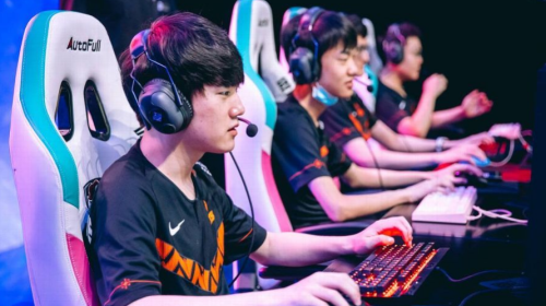 逆水寒手游与尼尔系列联动开启科幻江湖新篇章